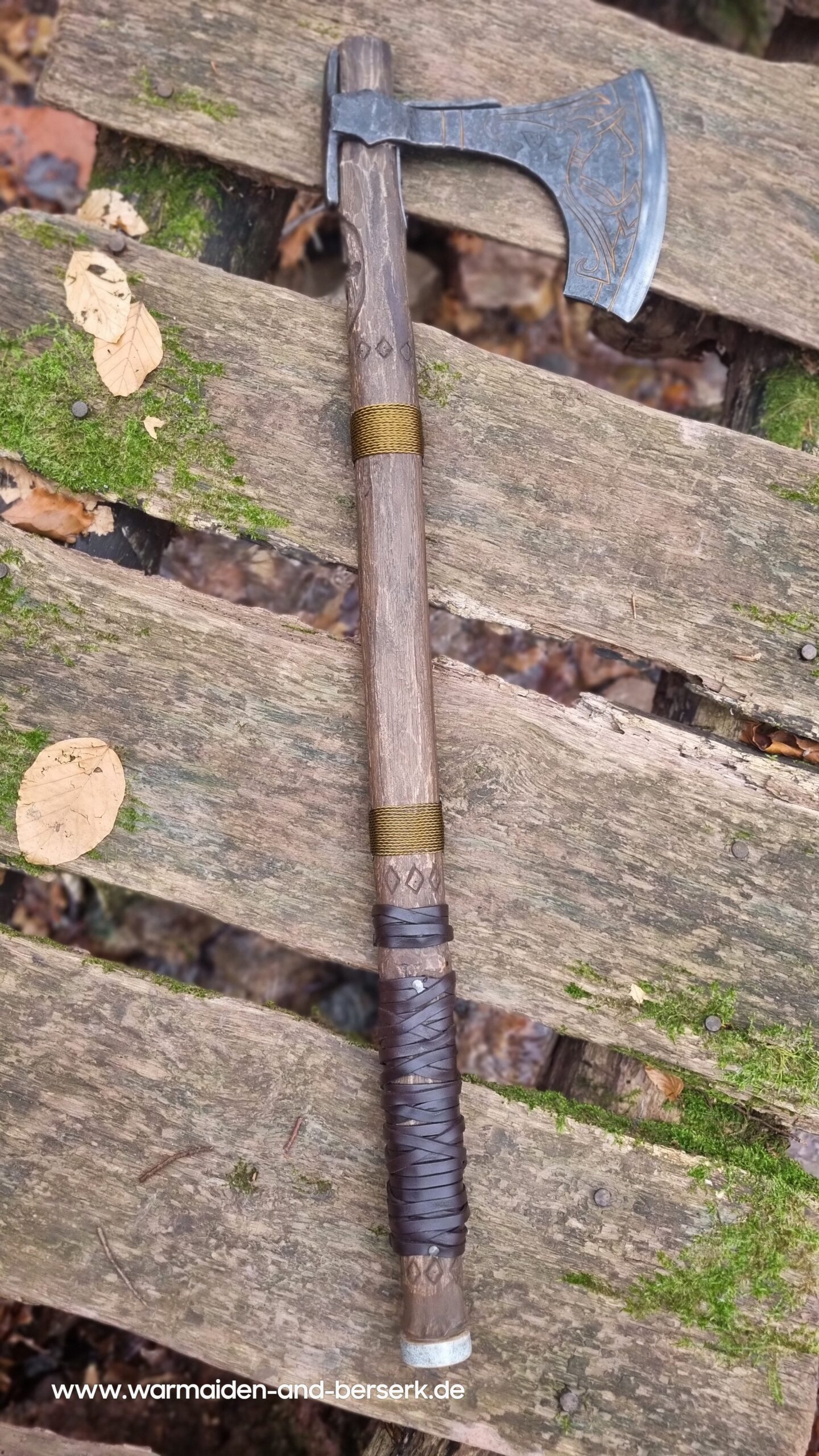 'Svarog' aus Karbonstahl, mit verziertem geraden Schaft und Gravuren auf dem Blatt – Bild 6
