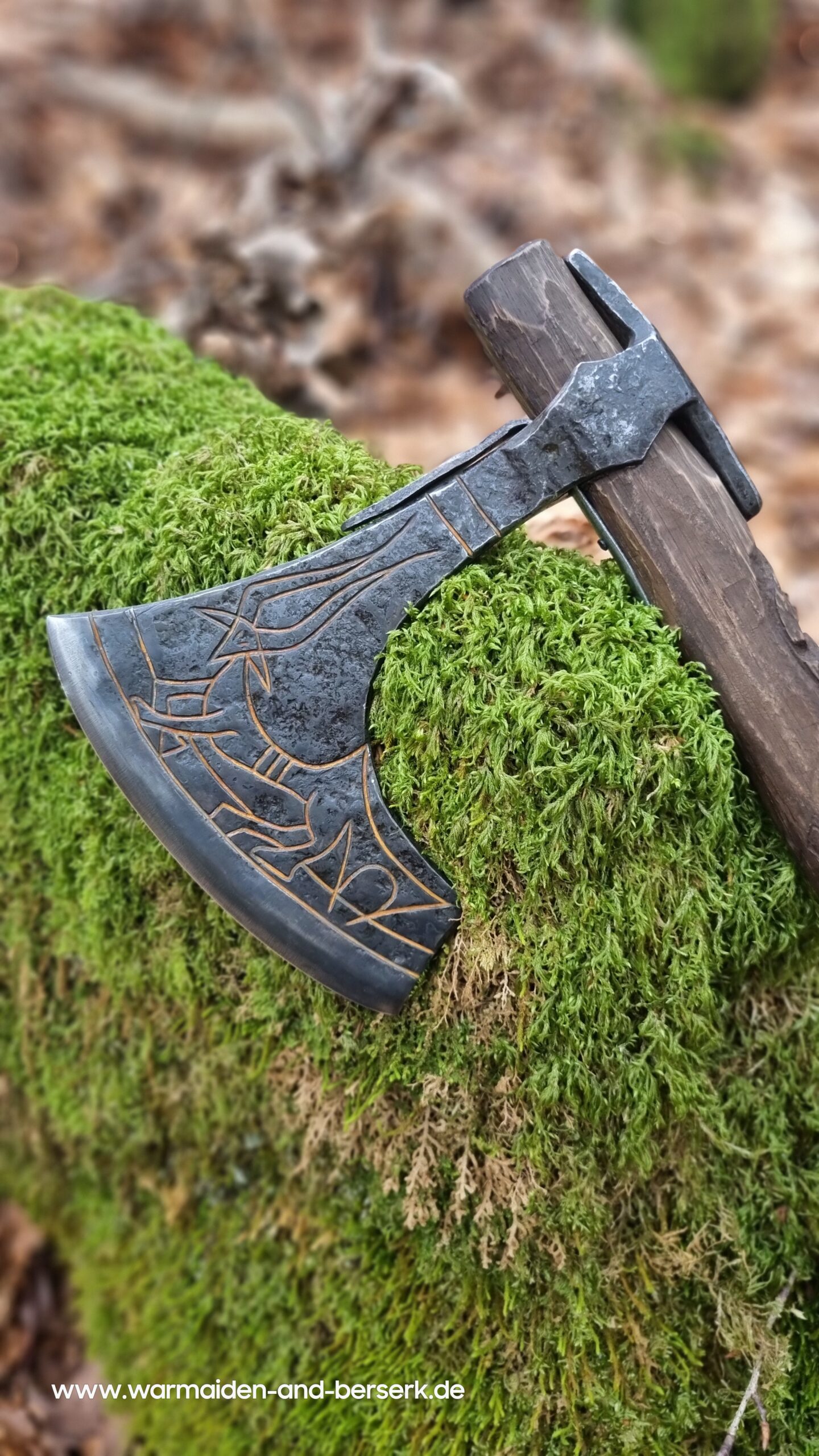 'Svarog' aus Karbonstahl, mit verziertem geraden Schaft und Gravuren auf dem Blatt – Bild 7