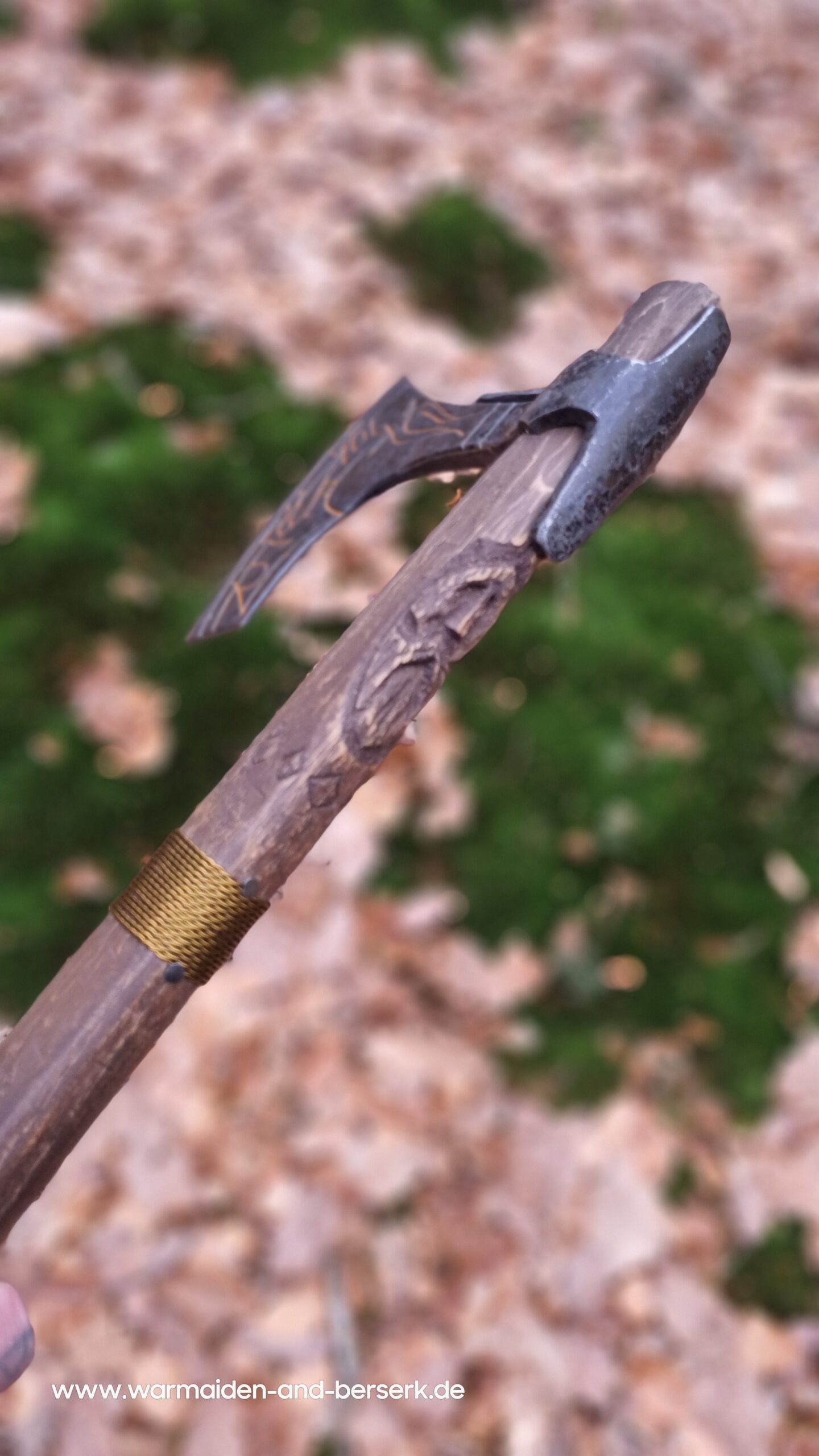 'Svarog' aus Karbonstahl, mit verziertem geraden Schaft und Gravuren auf dem Blatt – Bild 12