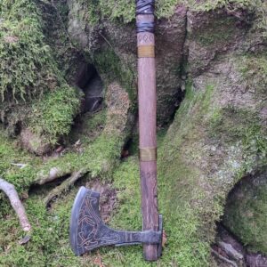 'Svarog' aus Karbonstahl, mit verziertem geraden Schaft und Gravuren auf dem Blatt