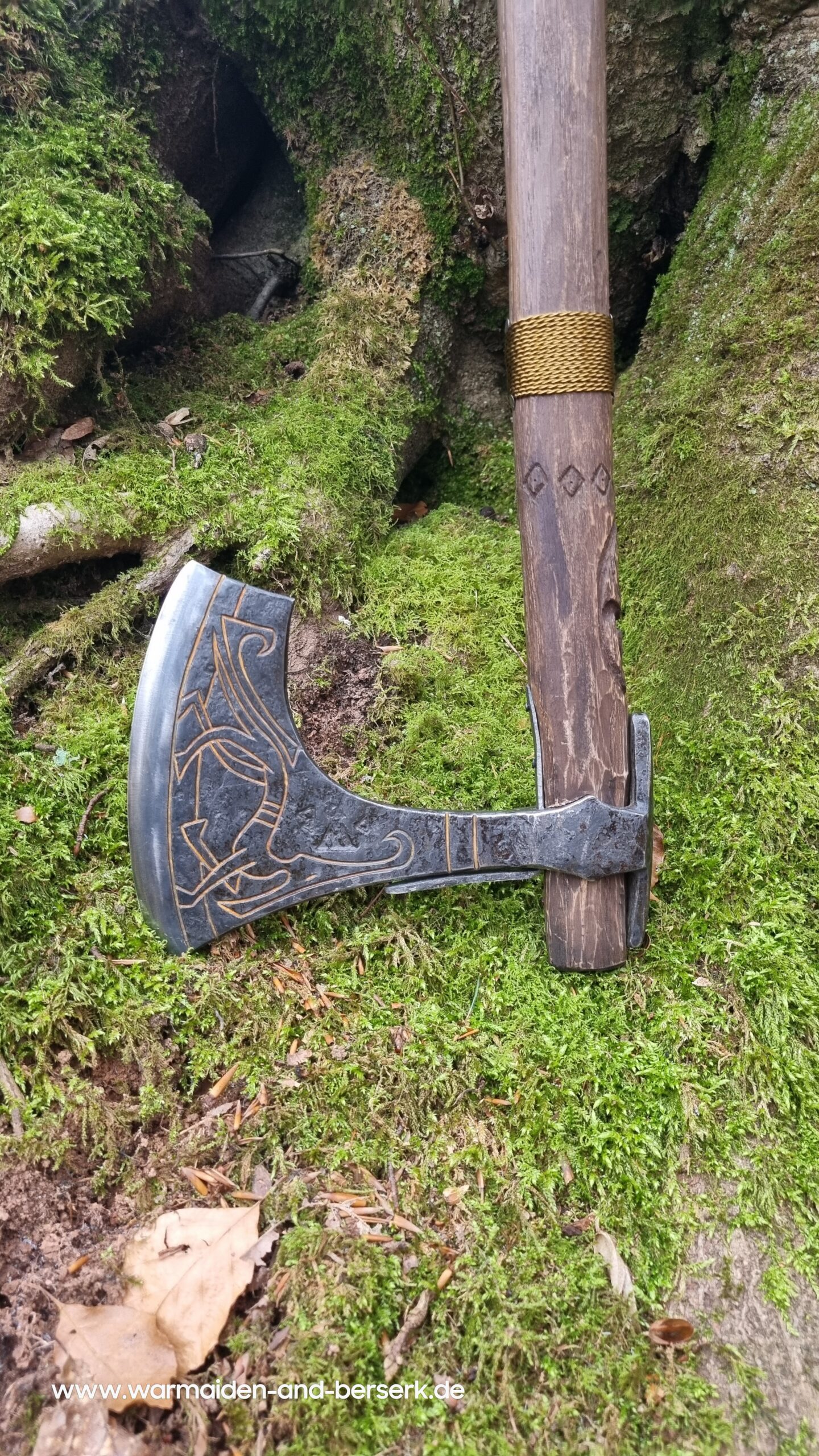 'Svarog' aus Karbonstahl, mit verziertem geraden Schaft und Gravuren auf dem Blatt – Bild 17