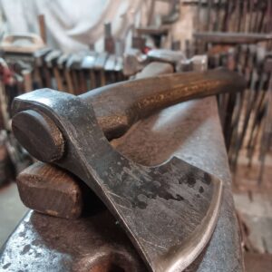 Handgefertigtes nordisches Sammlerstück - zweiohriges Design