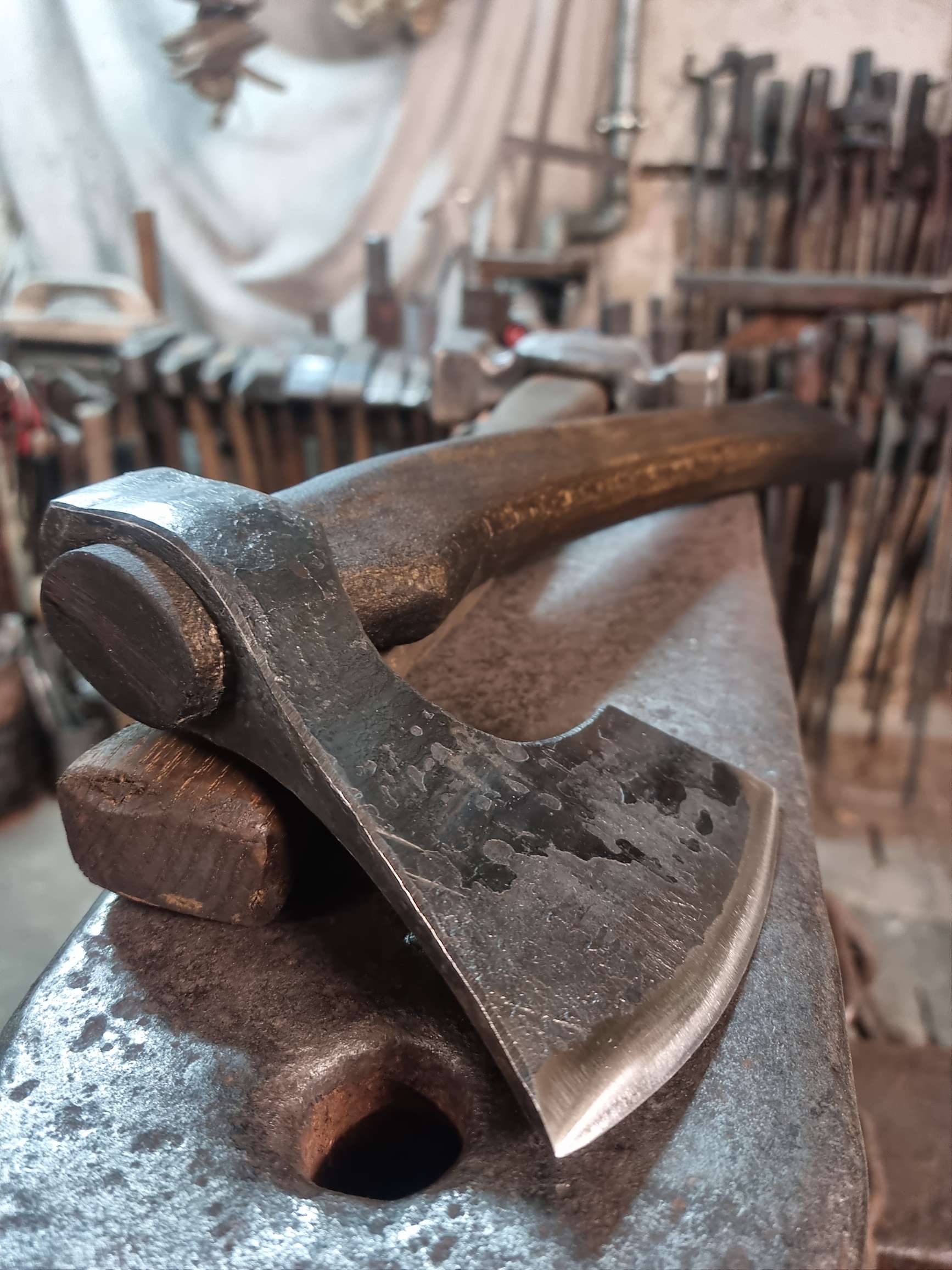 Handgefertigtes nordisches Sammlerstück - zweiohriges Design