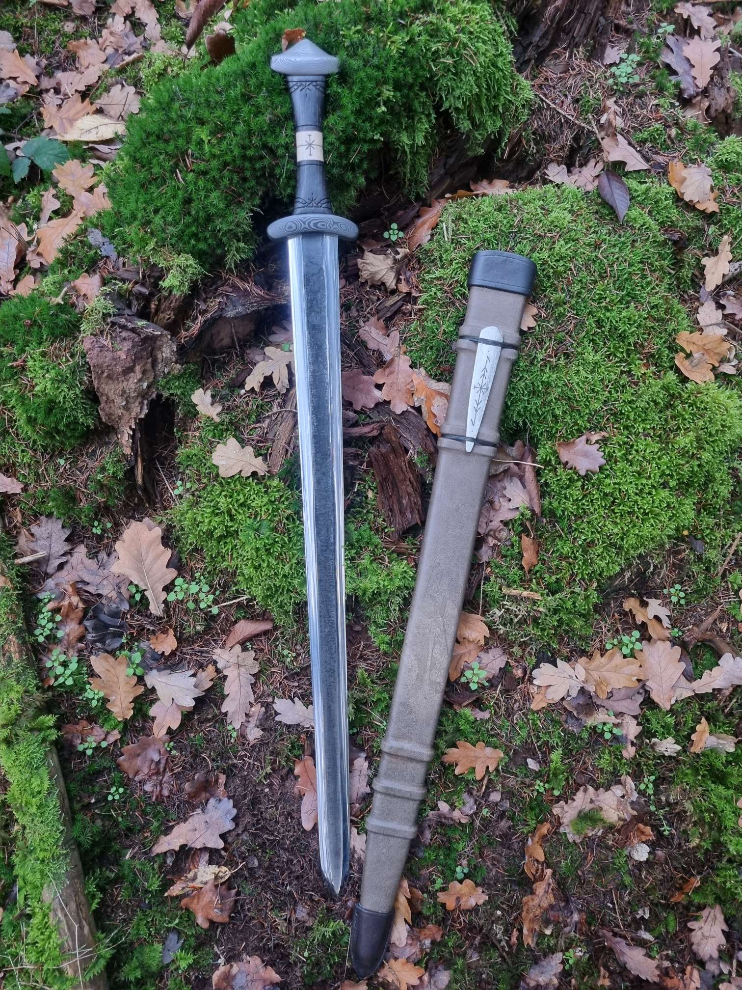 Handgeschmiedetes Fantasy Wikinger-Schwert (Hand-forged fantasy Viking sword) 6