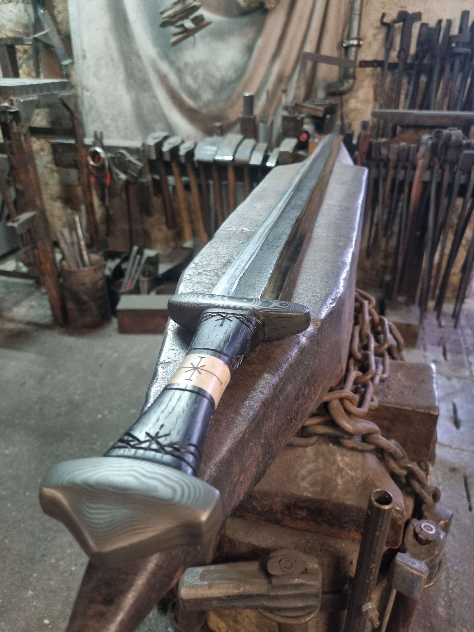 Handgeschmiedetes Fantasy Wikinger-Schwert (Hand-forged fantasy Viking sword) 5