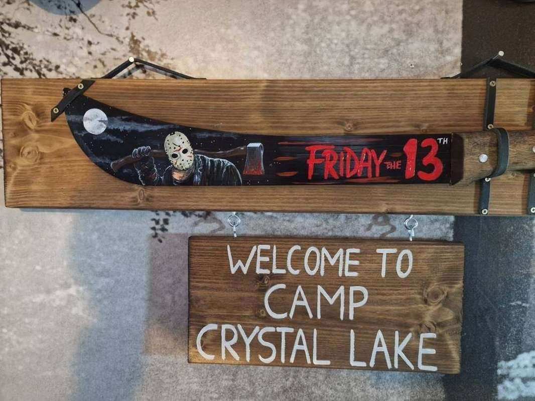 Jason Macheten Display (Jason machete display) 3