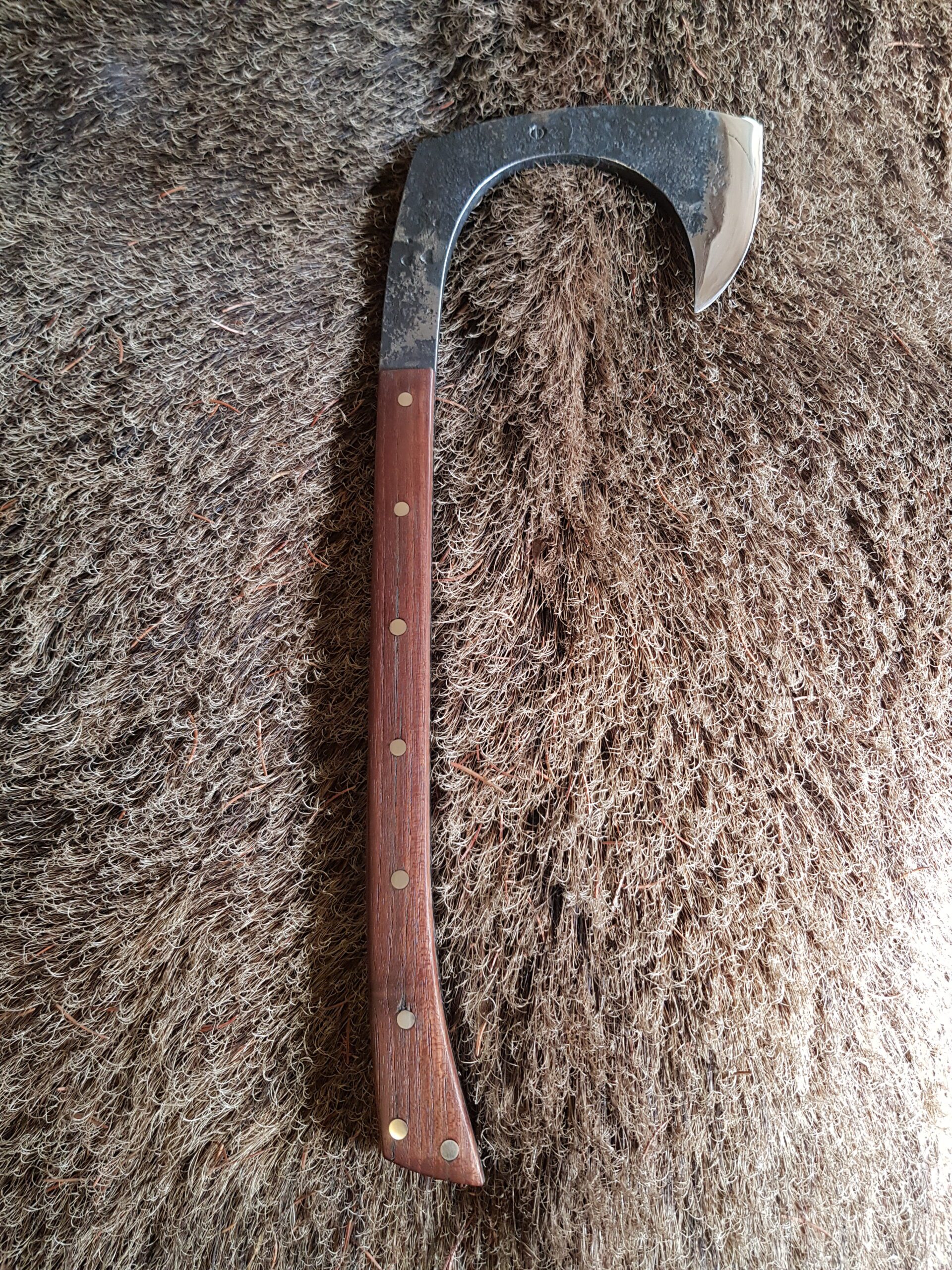 Handgeschmiedeter "Predator" aus einem einzigen Stück Karbon Stahl, in sehr ausgefallener Form – Bild 3