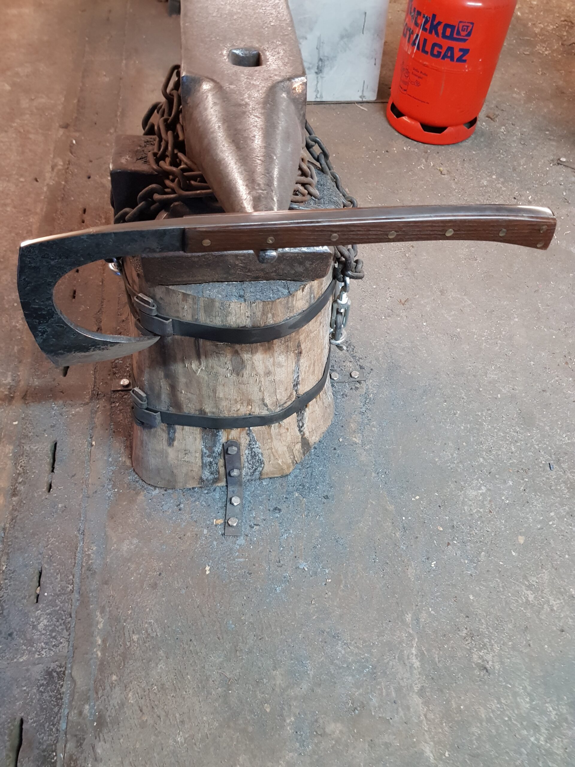 Handgeschmiedeter "Predator" aus einem einzigen Stück Karbon Stahl, in sehr ausgefallener Form – Bild 15