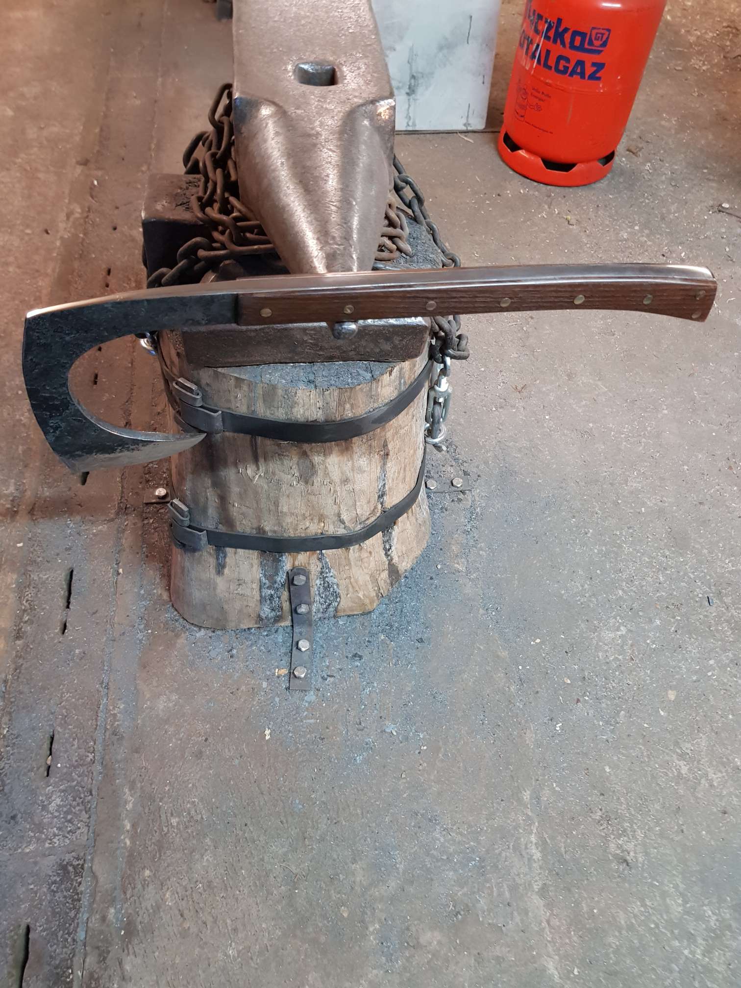 Handgeschmiedeter "Predator" aus einem einzigen Stück Karbon Stahl, in sehr ausgefallener Form – Bild 18