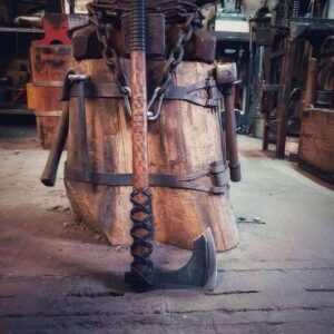 Handgeschmiedete Viking/Fantasy/Conan Replik aus Karbonstahl, mit geradem Schaft und Ledergriff