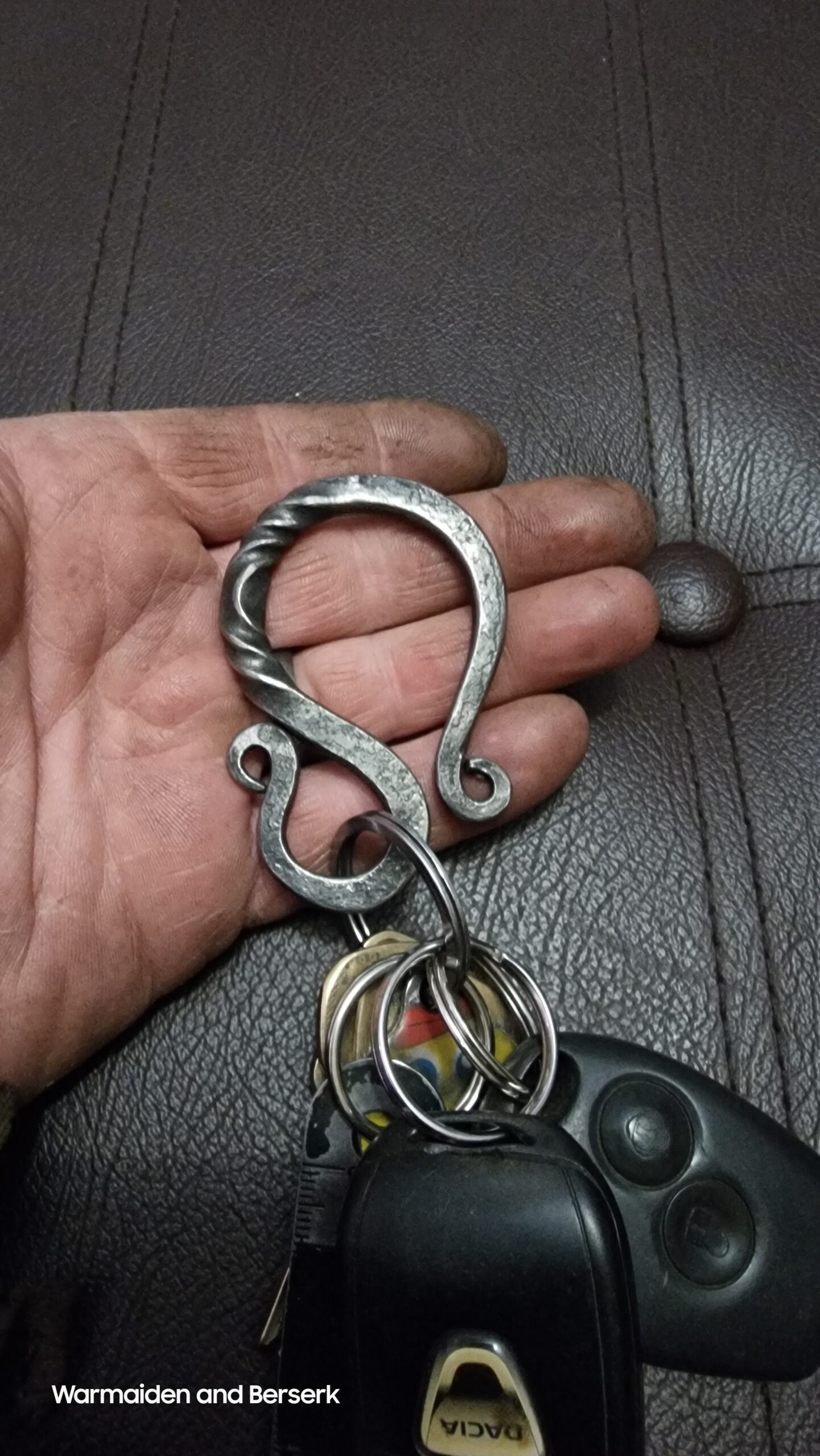 Handgeschmiedeter Karabinerhaken für den Schlüsselbund (Hand-forged carabiner keychain) 1