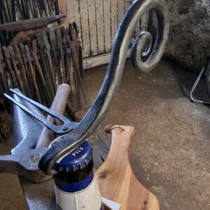 Handgeschmiedeter Flaschenöffner (Hand-forged bottle opener) 1