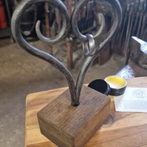 Handgeschmiedetes Schmuckherz aus Stahl