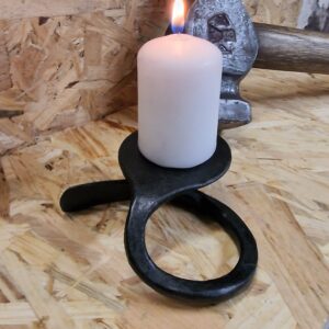 Handgeschmiedeter Kerzenhalter