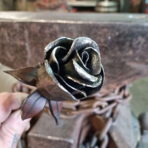 Handgeschmiedete Rose aus Stahl (Hand-forged rose, made of steel) 3