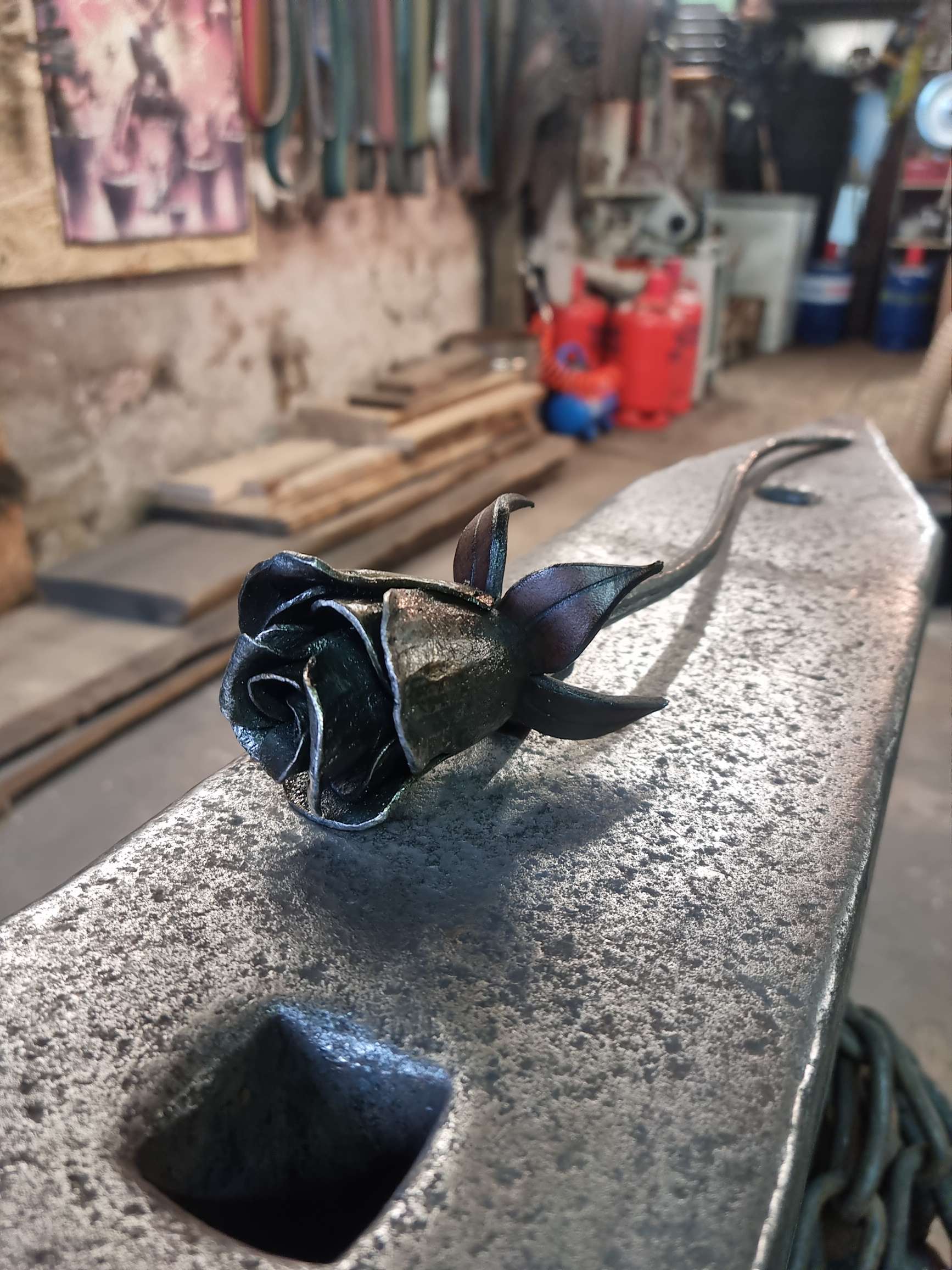 Handgeschmiedete Rose aus Stahl (Hand-forged rose, made of steel) 1