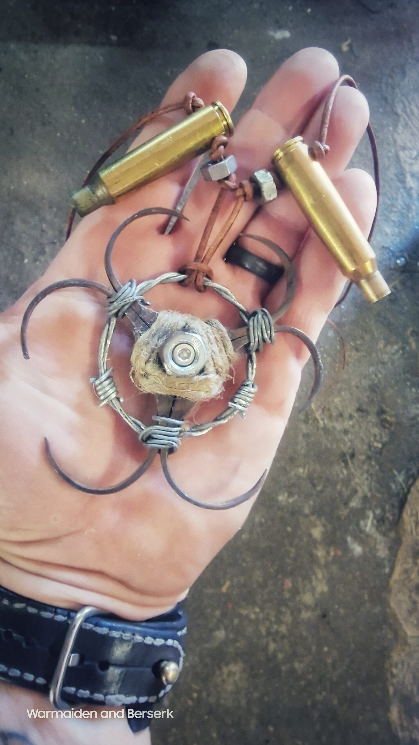 Post-apokalyptisches Biohazard Symbol aus Schrott (a post-apocalyptic biohazard symbol made from scrap) 1